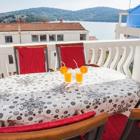 Apartment Hana - Tisno