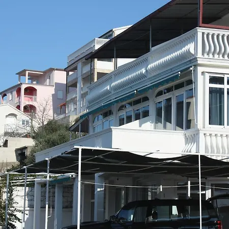 Apartment Hana - Tisno