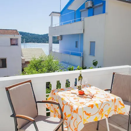 Apartment Hana - Tisno