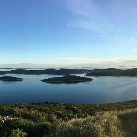 Hana - Tisno