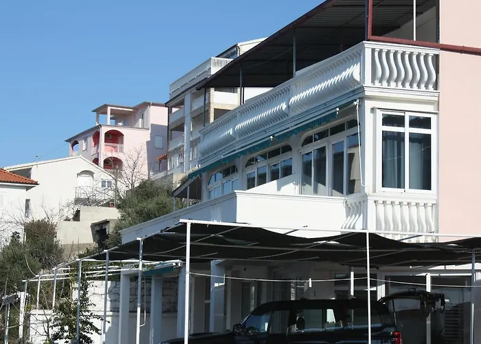 アパート Hana - ティスノ