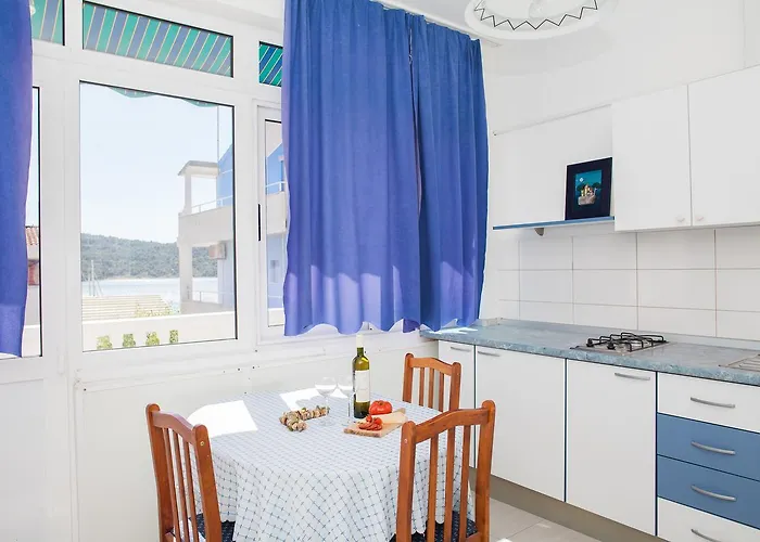 アパート Hana - *