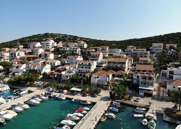 Hana - Apartment Tisno